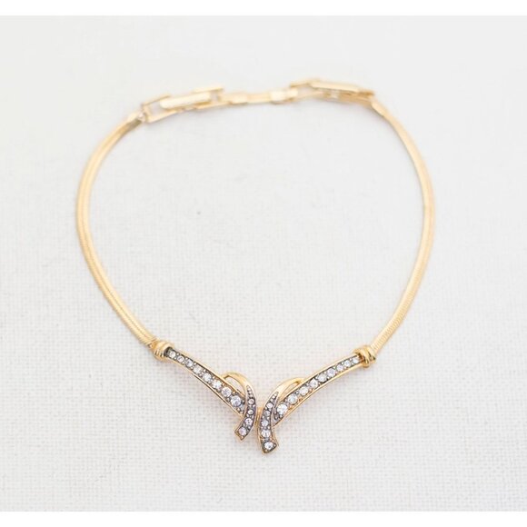 Vintage Victorian Statement V Shape Bracelet 8 1/2 inch by Avon - T20 - Picture 1 of 3